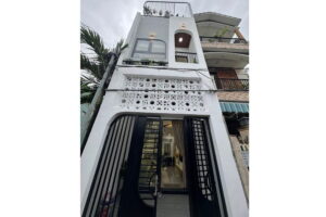 Bán Nhà 3 Tầng 3 Mê – Kiệt 325 Hùng Vương – Full Nội Thất